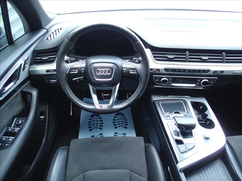 Audi - Q7 - 3,0 TDi V6 4x4,S-line,7 míst