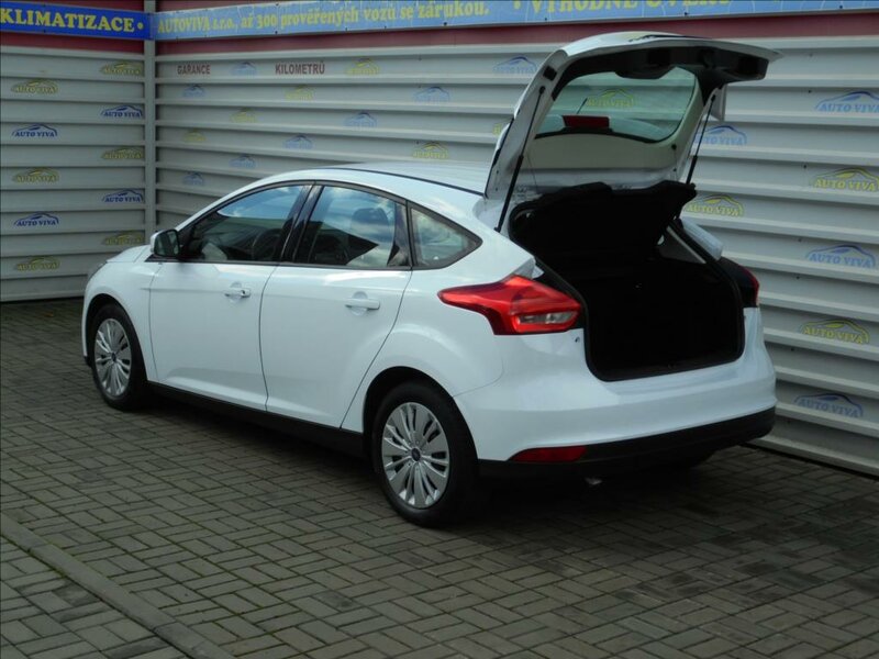 Ford - Focus - 1,0 i EcoBoost TREND,ČR,Servis