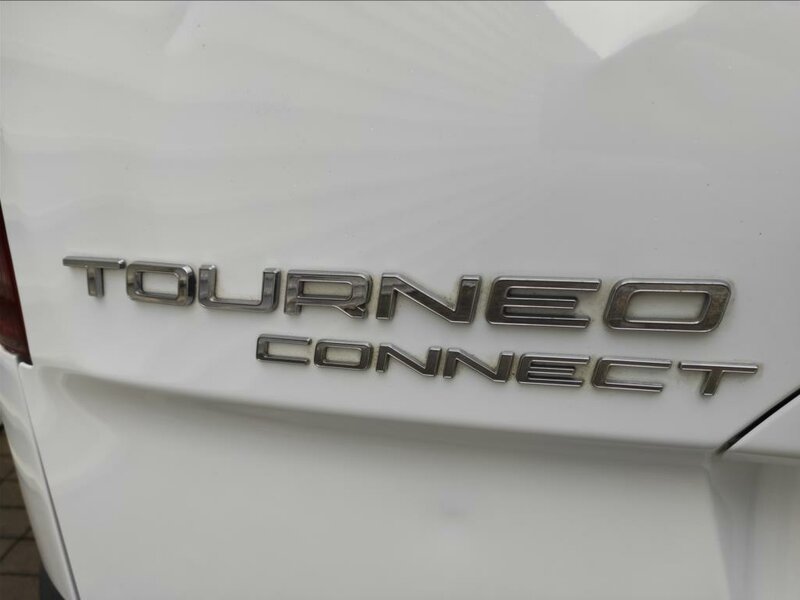 Ford - Tourneo Connect - 1,5 TDCi Trend,ČR,1Maj,Temp.