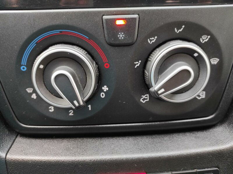 Peugeot - Boxer - 2,0 BlueHDi L4H2,Klima,1Maj,ČR