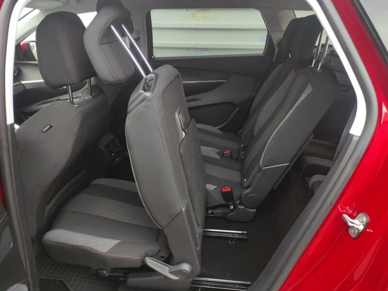 Peugeot - 5008 - 1,2PureTech 7 míst, AT, TOP KM
