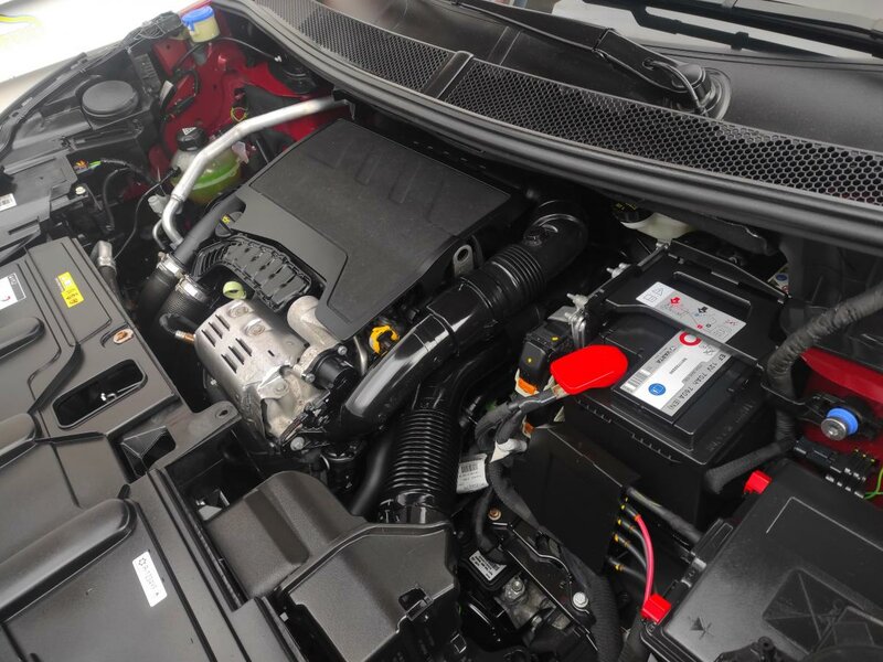 Peugeot - 5008 - 1,2PureTech 7 míst, AT, TOP KM