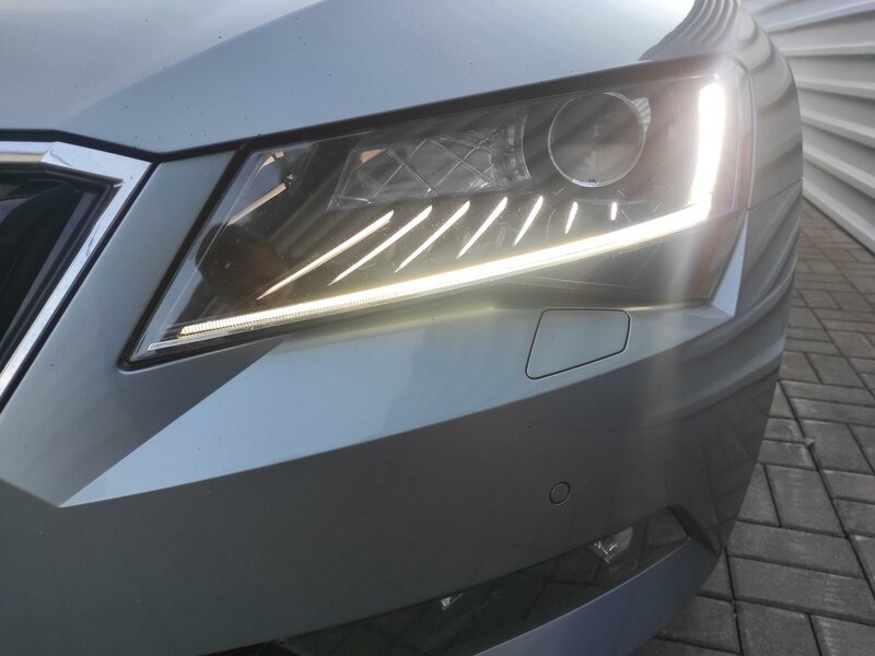 Škoda - Superb - 2,0TDi 110kW, DSG, STYLE, ČR