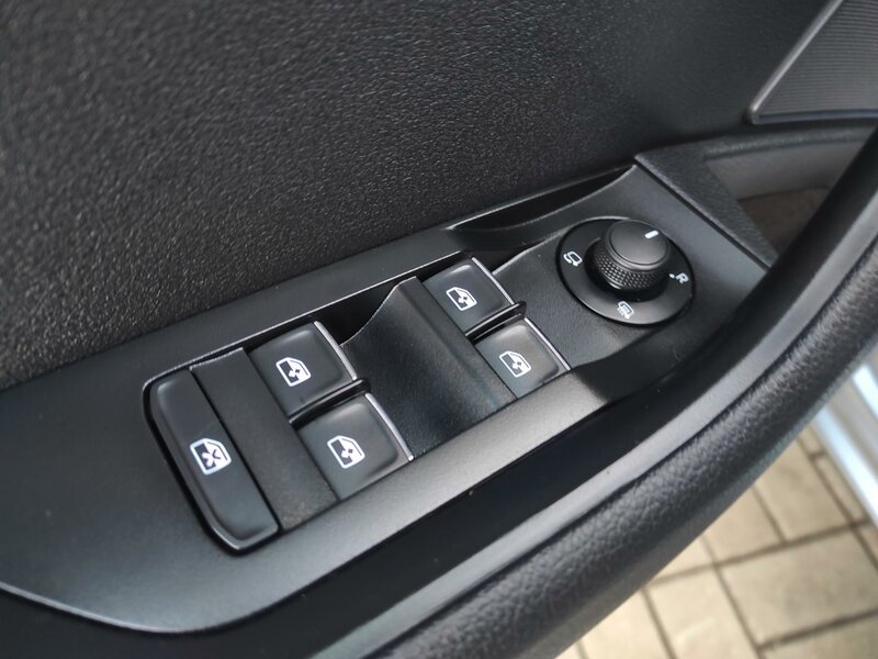 Škoda - Superb - 2,0TDi 110kW, DSG, STYLE, ČR
