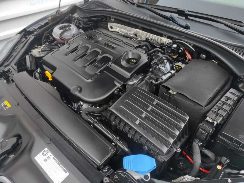 Škoda - Superb - 2,0TDi 110kW, DSG, STYLE, ČR