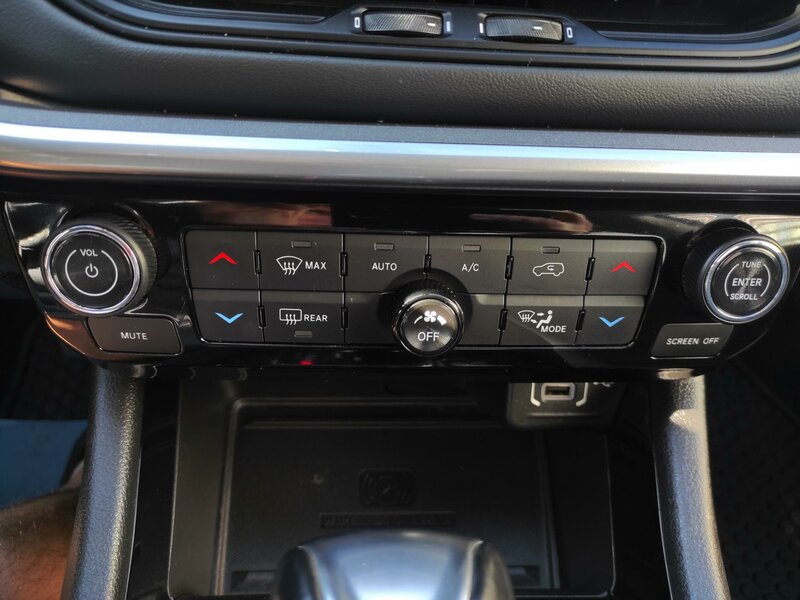 Jeep - Compass - 1,3GSE DDCT AT, LIMITED, ČR