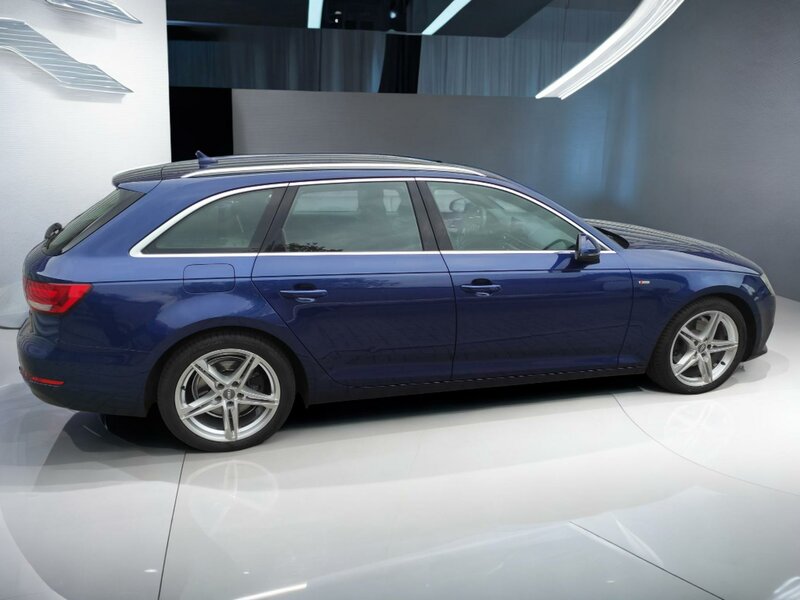 Audi - A4 - 2,0TDI S-Line, 140kw, Automat