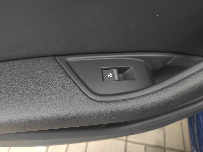 Audi - A4 - 2,0TDI S-Line, 140kw, Automat