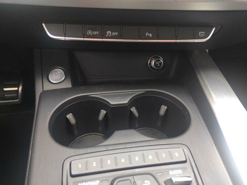 Audi - A4 - 2,0TDI S-Line, 140kw, Automat