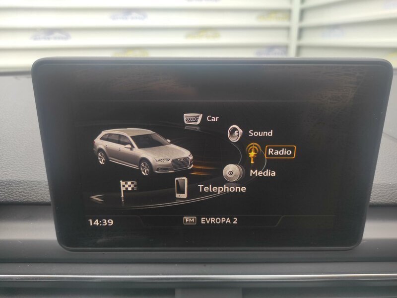 Audi - A4 - 2,0TDI S-Line, 140kw, Automat