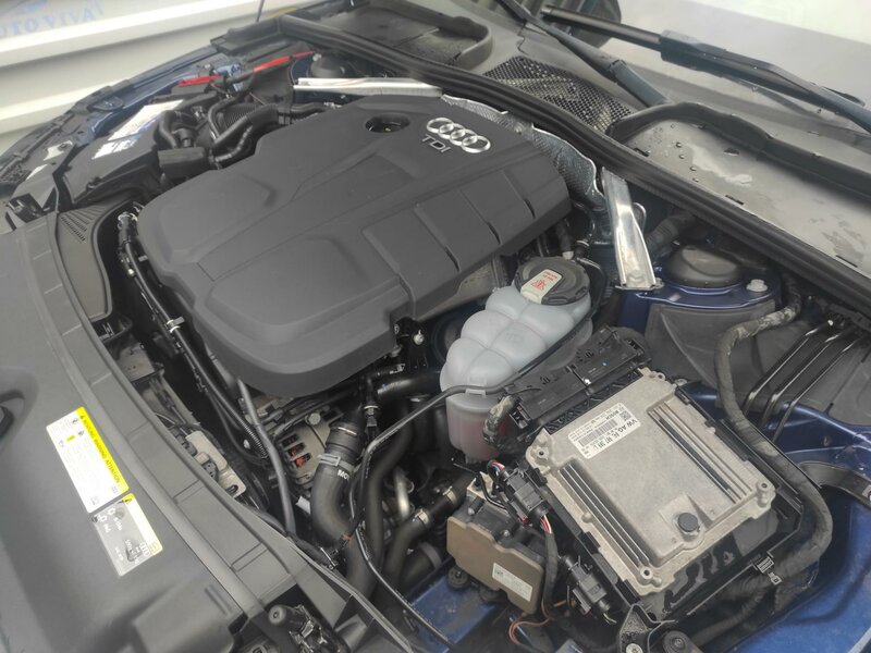 Audi - A4 - 2,0TDI S-Line, 140kw, Automat