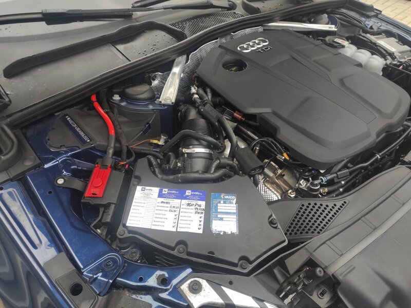 Audi - A4 - 2,0TDI S-Line, 140kw, Automat
