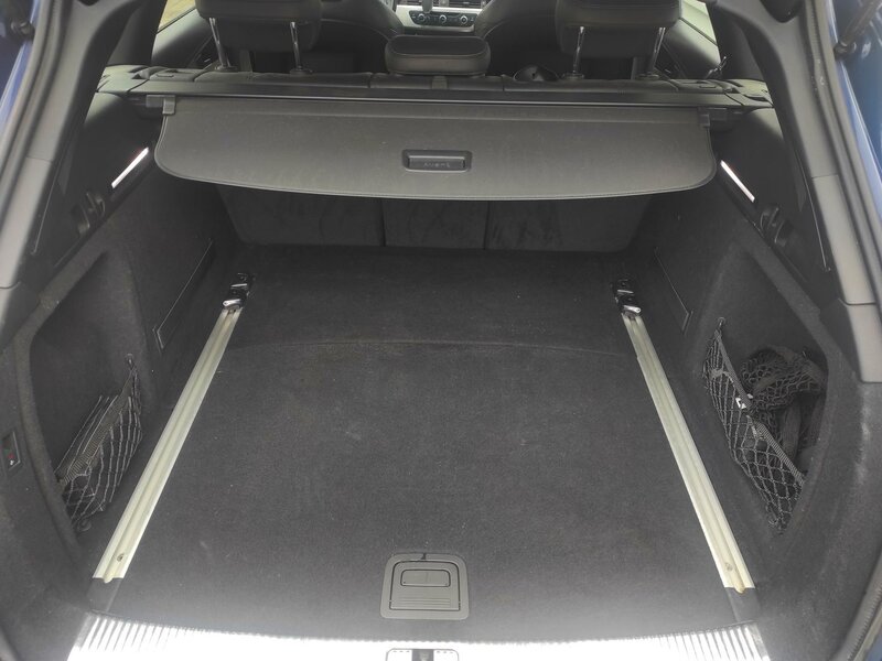 Audi - A4 - 2,0TDI S-Line, 140kw, Automat