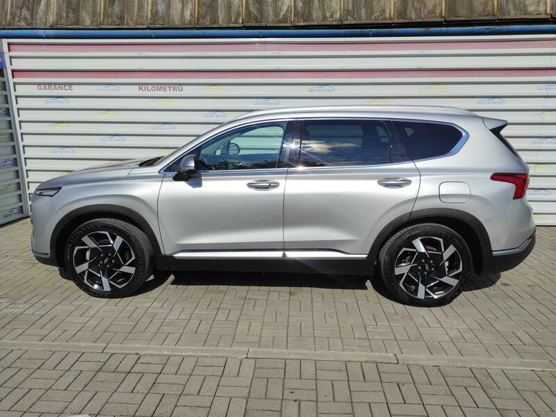 Hyundai - Santa Fe - 2,2CRDi 4x4, AT, 7 míst, Style