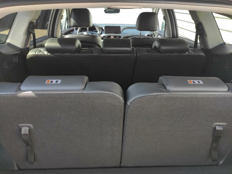 Hyundai - Santa Fe - 2,2CRDi 4x4, AT, 7 míst, Style