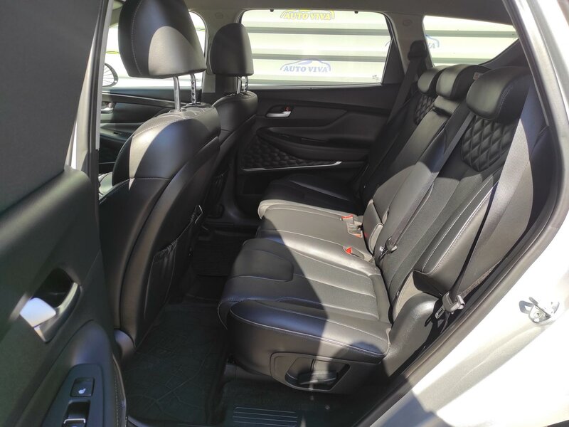 Hyundai - Santa Fe - 2,2CRDi 4x4, AT, 7 míst, Style