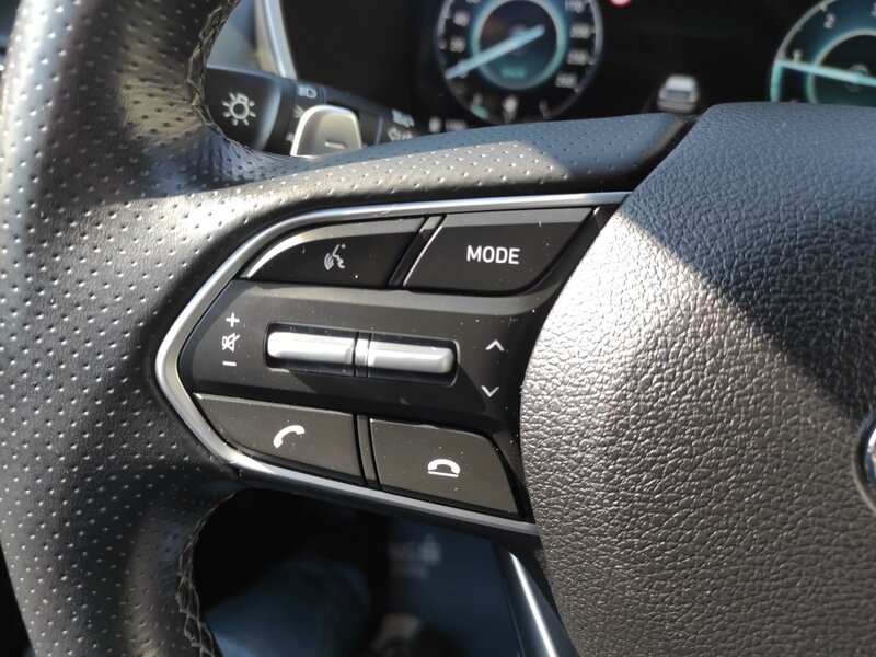 Hyundai - Santa Fe - 2,2CRDi 4x4, AT, 7 míst, Style