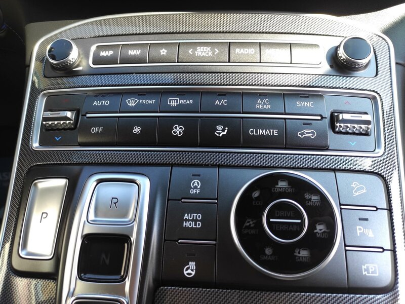 Hyundai - Santa Fe - 2,2CRDi 4x4, AT, 7 míst, Style