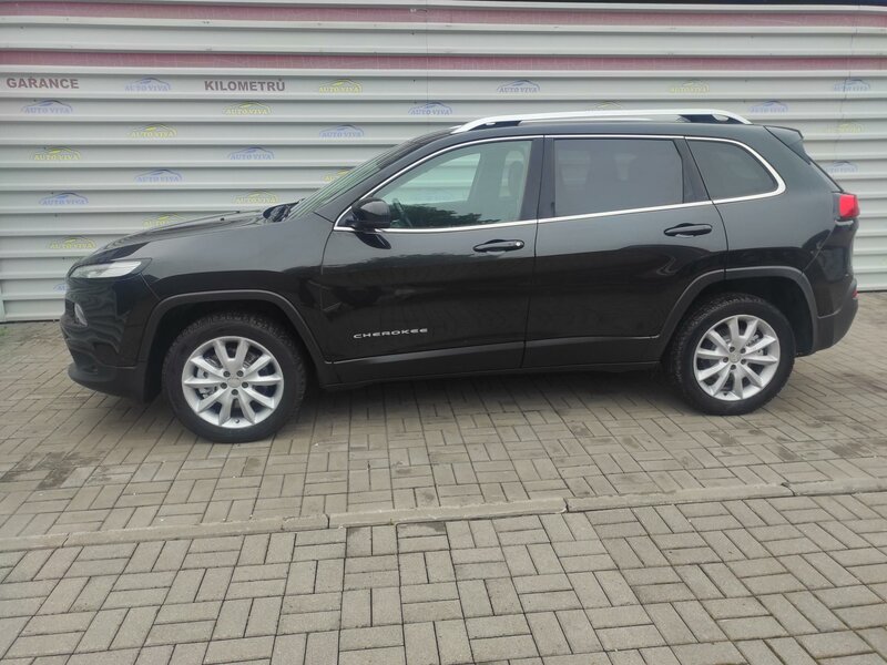 Jeep - Cherokee - 2,2M-Jet 4x4, AT, NAVI, Tažné!