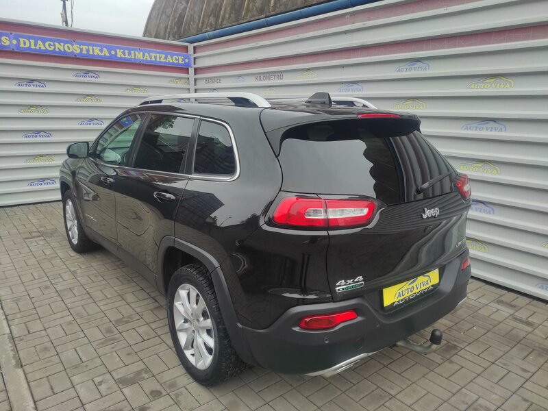 Jeep - Cherokee - 2,2M-Jet 4x4, AT, NAVI, Tažné!
