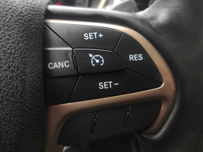 Jeep - Cherokee - 2,2M-Jet 4x4, AT, NAVI, Tažné!