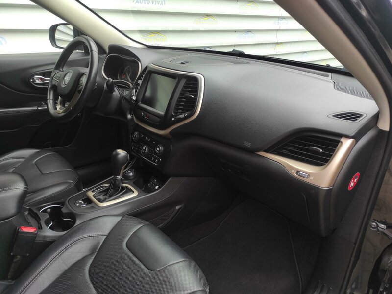 Jeep - Cherokee - 2,2M-Jet 4x4, AT, NAVI, Tažné!
