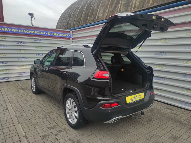 Jeep - Cherokee - 2,2M-Jet 4x4, AT, NAVI, Tažné!