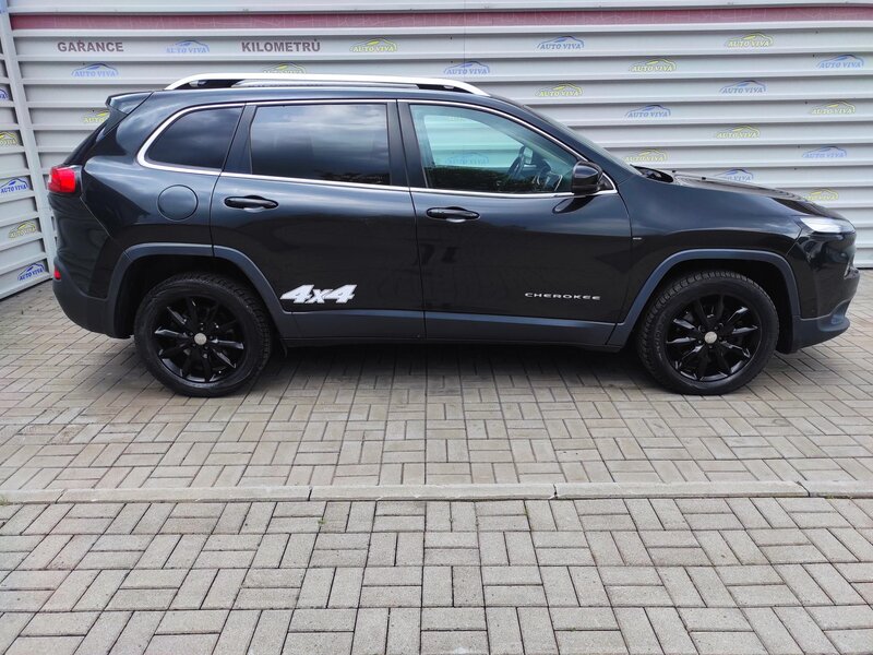 Jeep - Cherokee - 2,2M-Jet 4x4, AT, NAVI, Tažné!