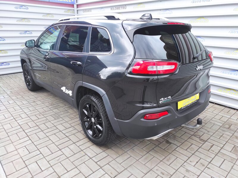 Jeep - Cherokee - 2,2M-Jet 4x4, AT, NAVI, Tažné!