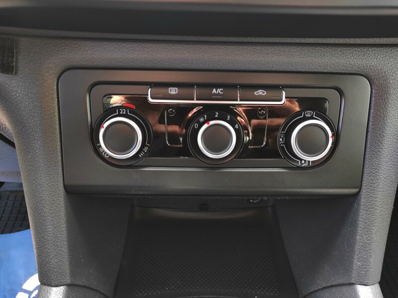Volkswagen - Amarok - 2,0TDi 4x4, ČR, Klima, Tažné!