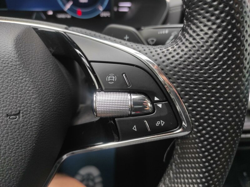 Škoda - Octavia - 2,0TDi 110kW,DSG,Ambition,