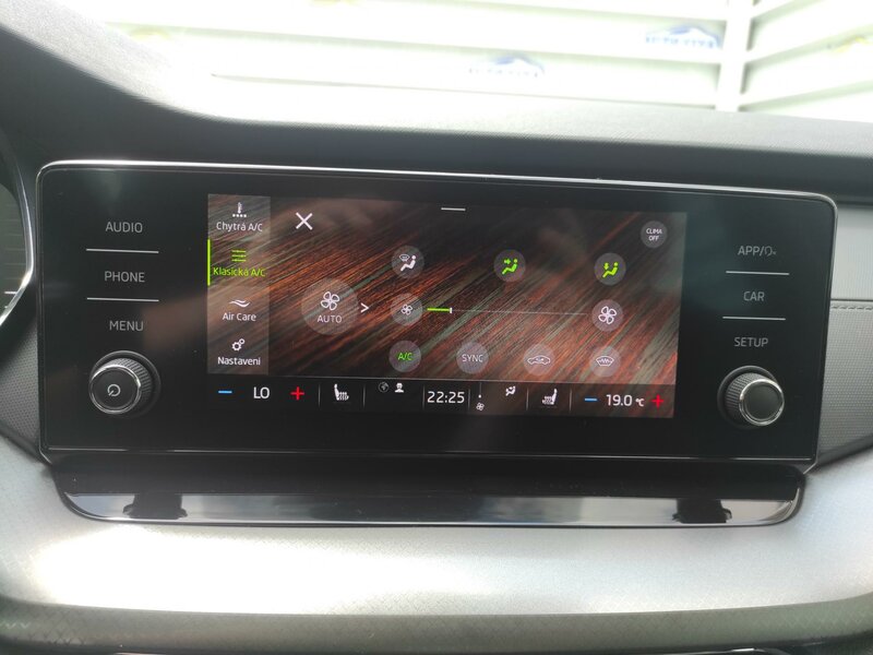 Škoda - Octavia - 2,0TDi 110kW,DSG,Ambition,