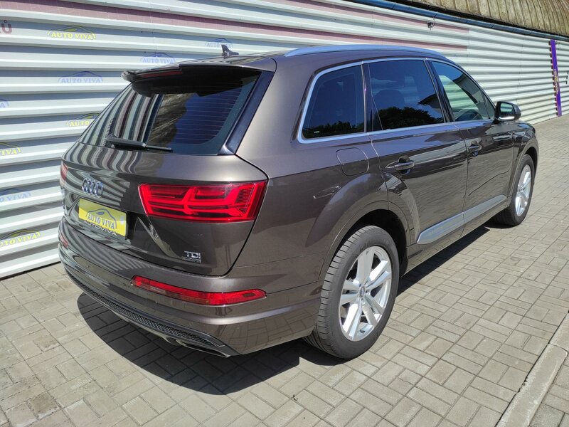 Audi - Q7 - 3,0TDi 4x4,Sline,7 míst,Tažné