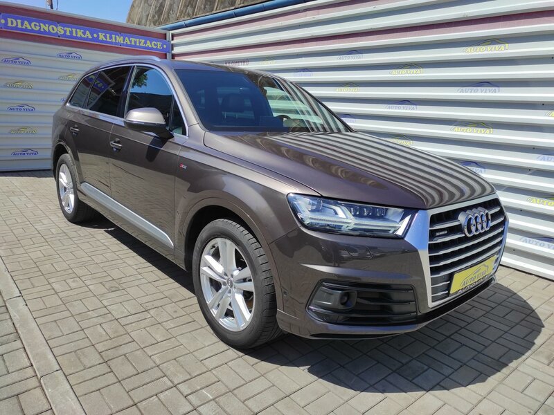 Audi - Q7 - 3,0TDi 4x4,Sline,7 míst,Tažné