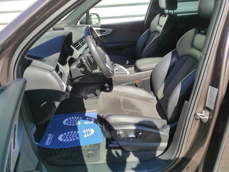 Audi - Q7 - 3,0TDi 4x4,Sline,7 míst,Tažné