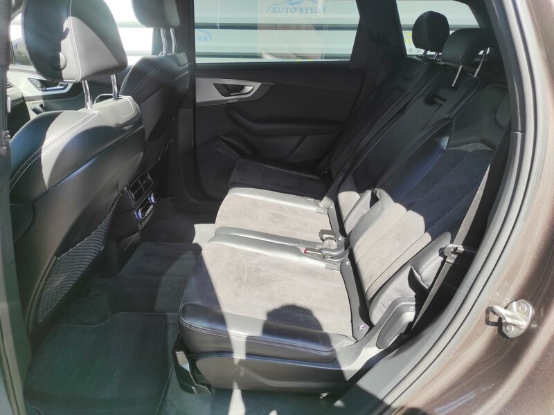 Audi - Q7 - 3,0TDi 4x4,Sline,7 míst,Tažné