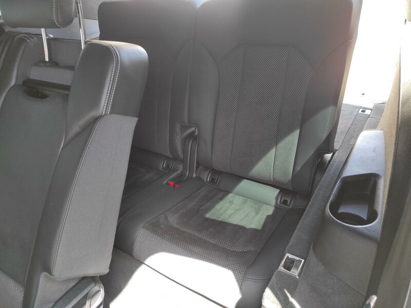 Audi - Q7 - 3,0TDi 4x4,Sline,7 míst,Tažné