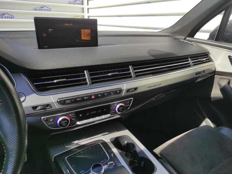 Audi - Q7 - 3,0TDi 4x4,Sline,7 míst,Tažné