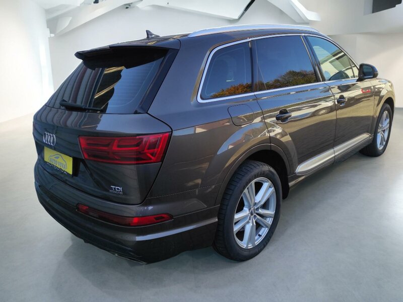 Audi - Q7 - 3,0TDi 4x4,Sline,7 míst,Tažné
