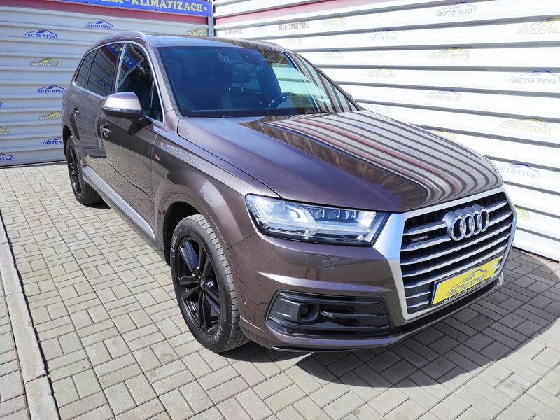 Audi - Q7 - 3,0TDi 4x4,Sline,7 míst,Tažné