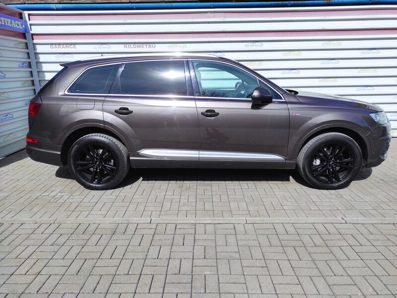 Audi - Q7 - 3,0TDi 4x4,Sline,7 míst,Tažné
