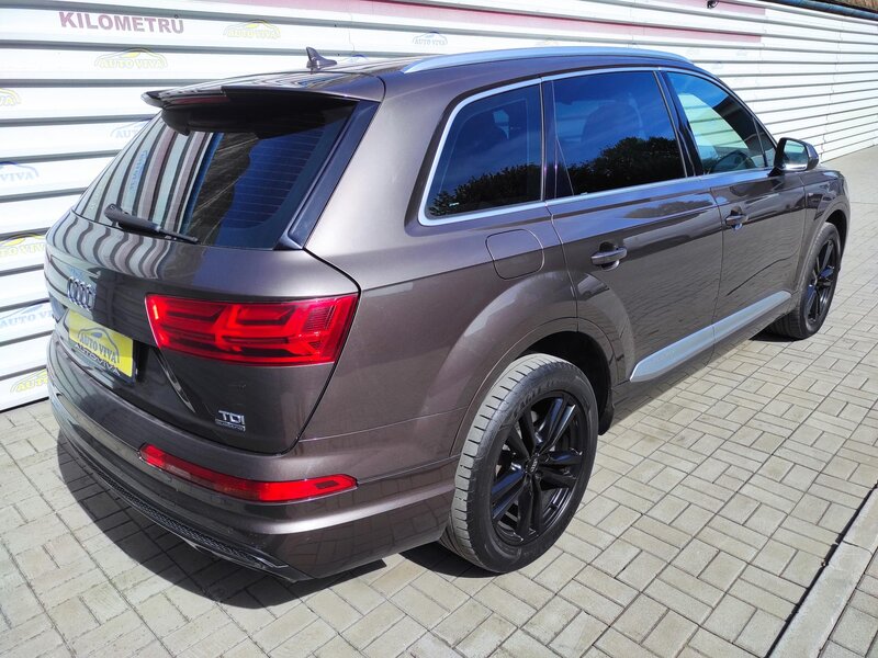 Audi - Q7 - 3,0TDi 4x4,Sline,7 míst,Tažné