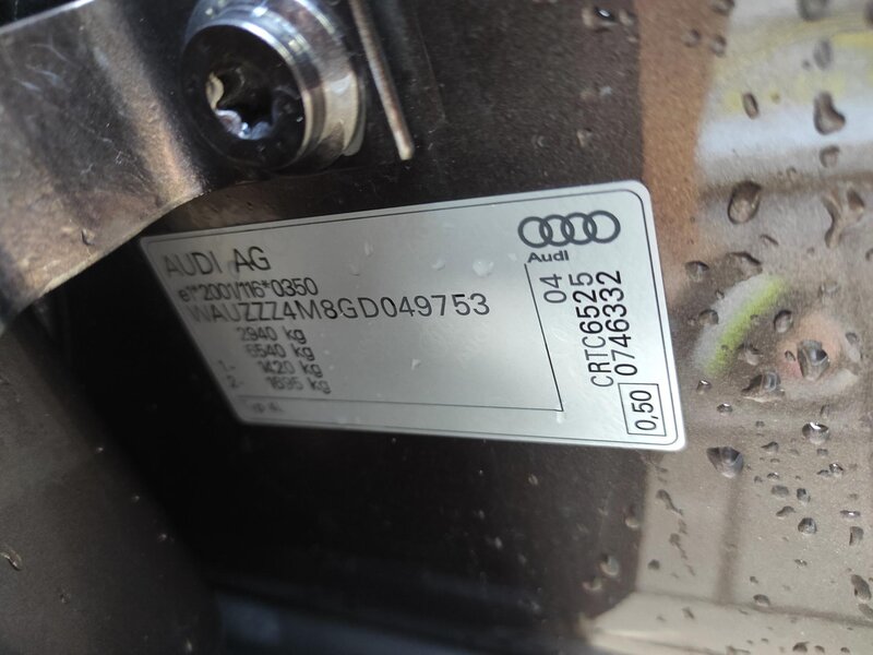 Audi - Q7 - 3,0TDi 4x4,Sline,7 míst,Tažné