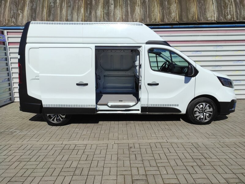 Renault - Trafic - L2H2  2.0 Blue dCi 150