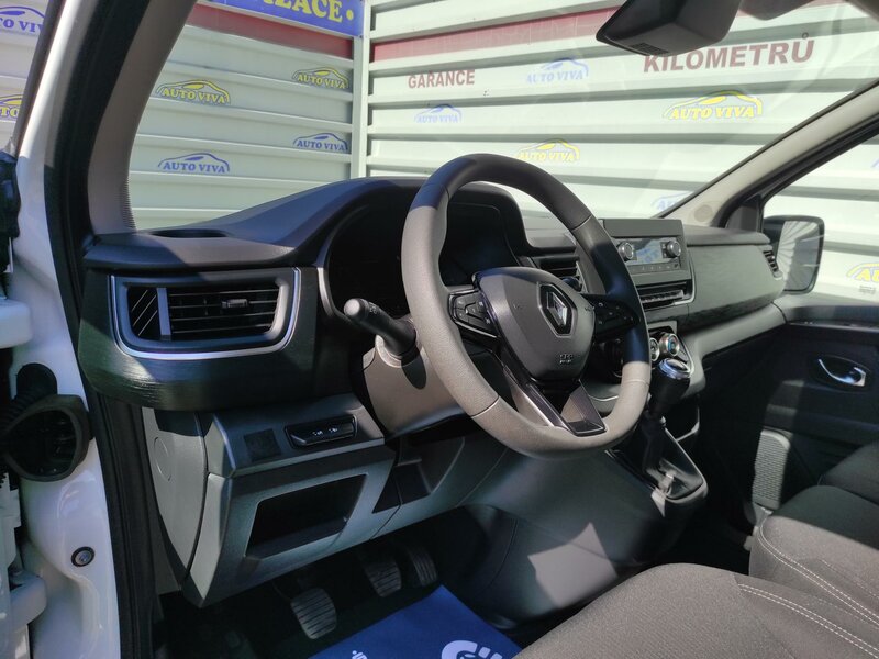 Renault - Trafic - L2H2  2.0 Blue dCi 150