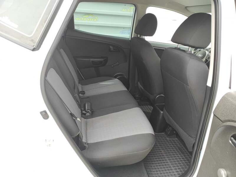 Kia - Venga - 1.4i Najeto Pouze 67500km