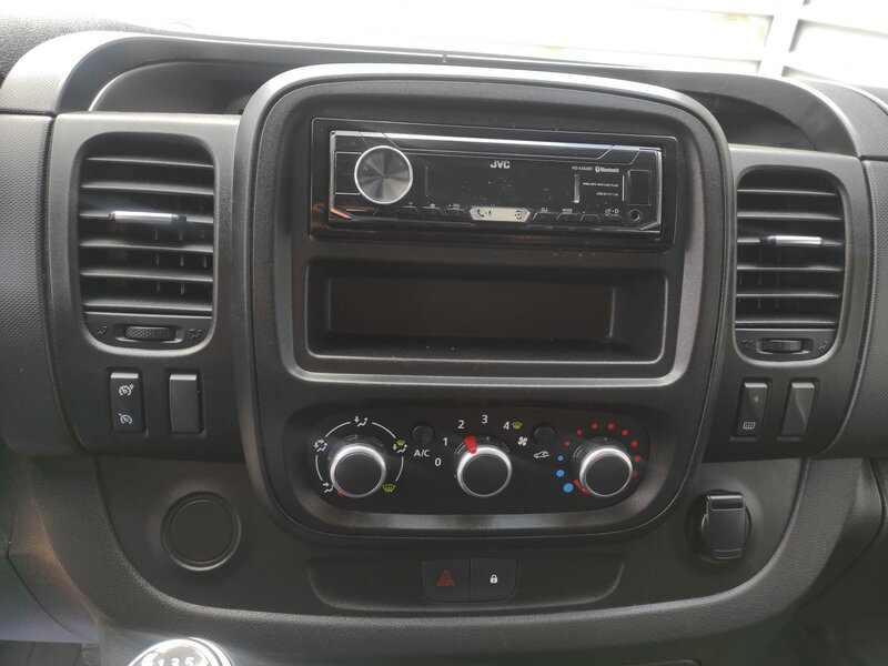 Renault - Trafic - 2,0dCi L2H1 Cool, ČR,
