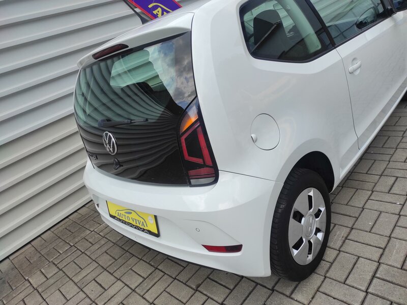 Volkswagen - up! - 1,0ECO CNG, ČR, 1 MAJITEL Volkswagen - up! - 1,0ECO CNG, ČR, 1 MAJITEL