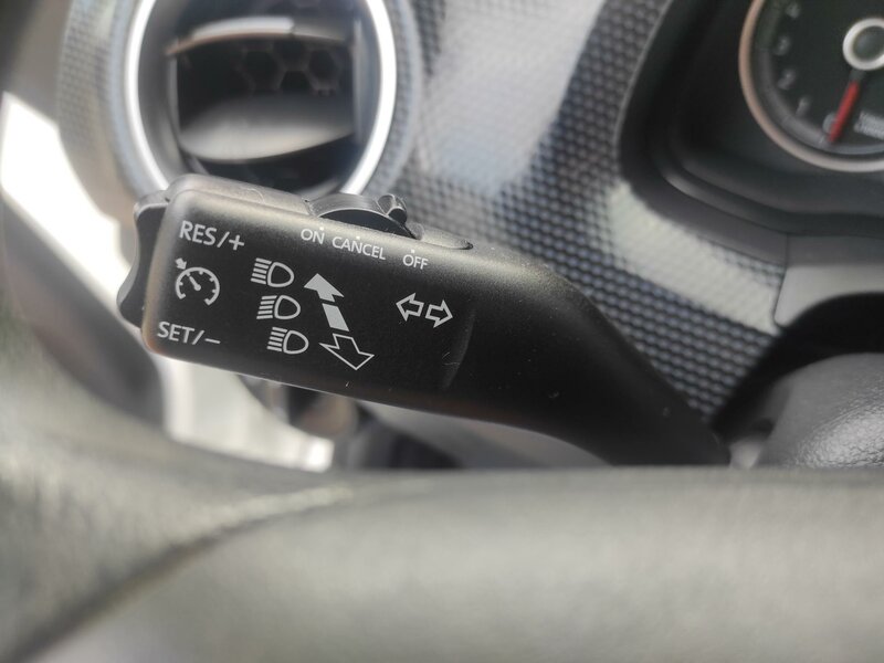 Volkswagen - up! - 1,0ECO CNG, ČR, 1 MAJITEL Volkswagen - up! - 1,0ECO CNG, ČR, 1 MAJITEL