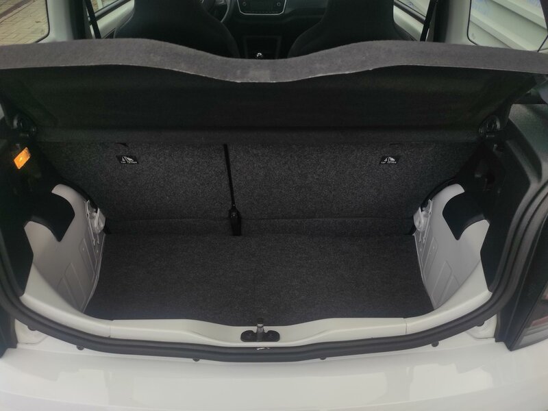 Volkswagen - up! - 1,0ECO CNG, ČR, 1 MAJITEL Volkswagen - up! - 1,0ECO CNG, ČR, 1 MAJITEL
